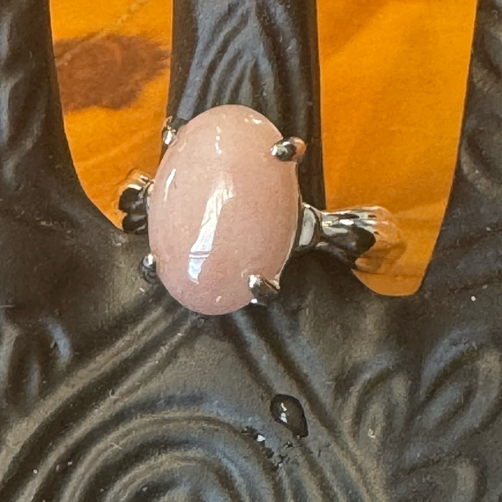 Elegant Pink Stone Silver Ring
